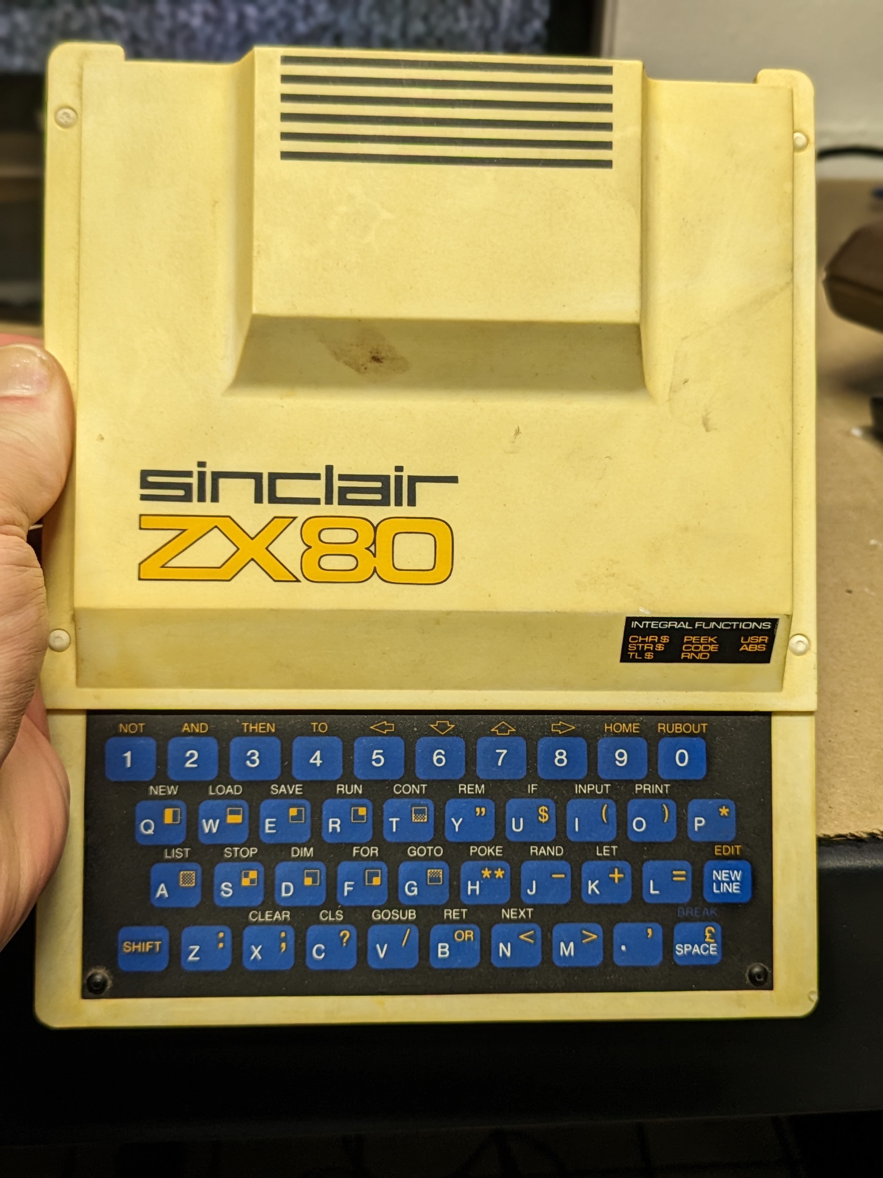インパクト Sinclair ZX80 - My First Computer Again